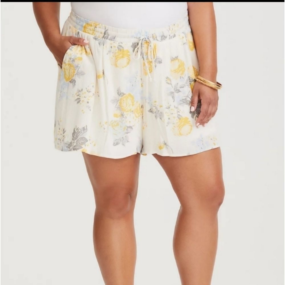 Torrid Floral Print Pull on Shorts